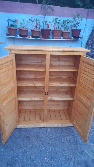 Mobilier Rustic din lemn masiv