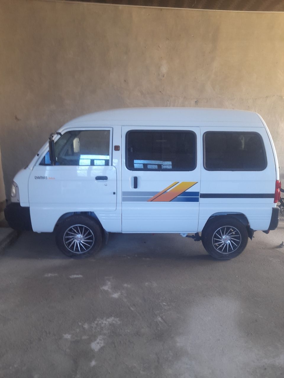 Damas yangi sotiladi