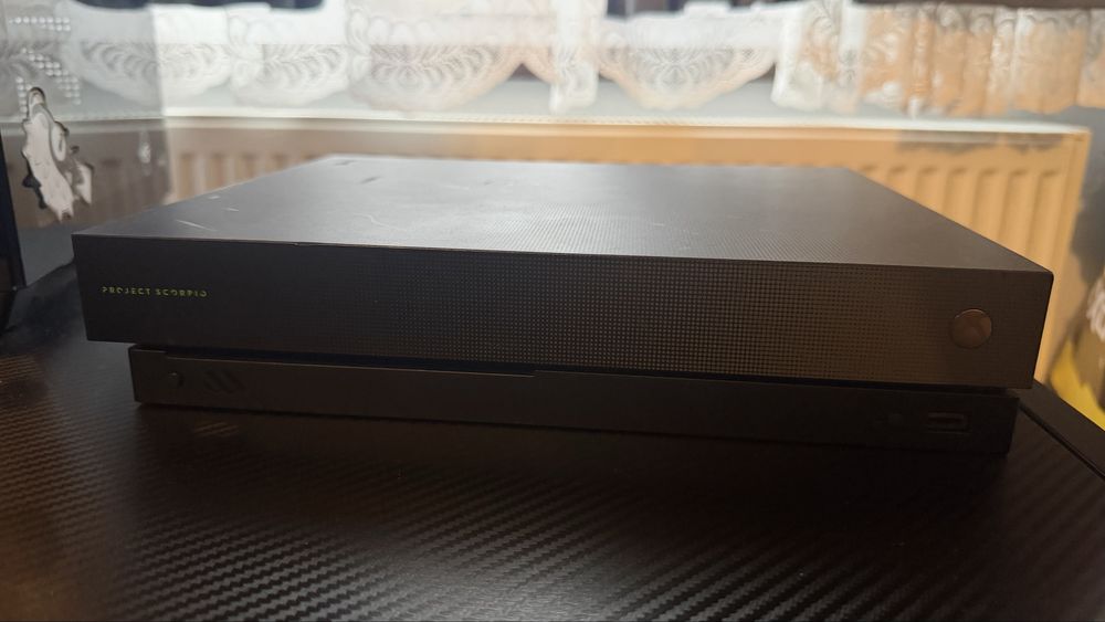 Vand xbox one x 1tb