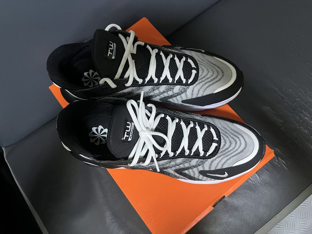 Продавам Nike Air Max Tw