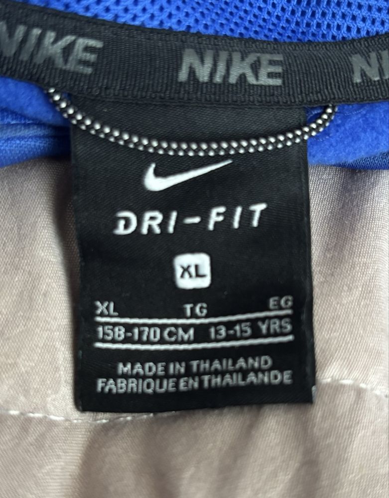 Суичер NIKE Размер: 158-170см  13-15г