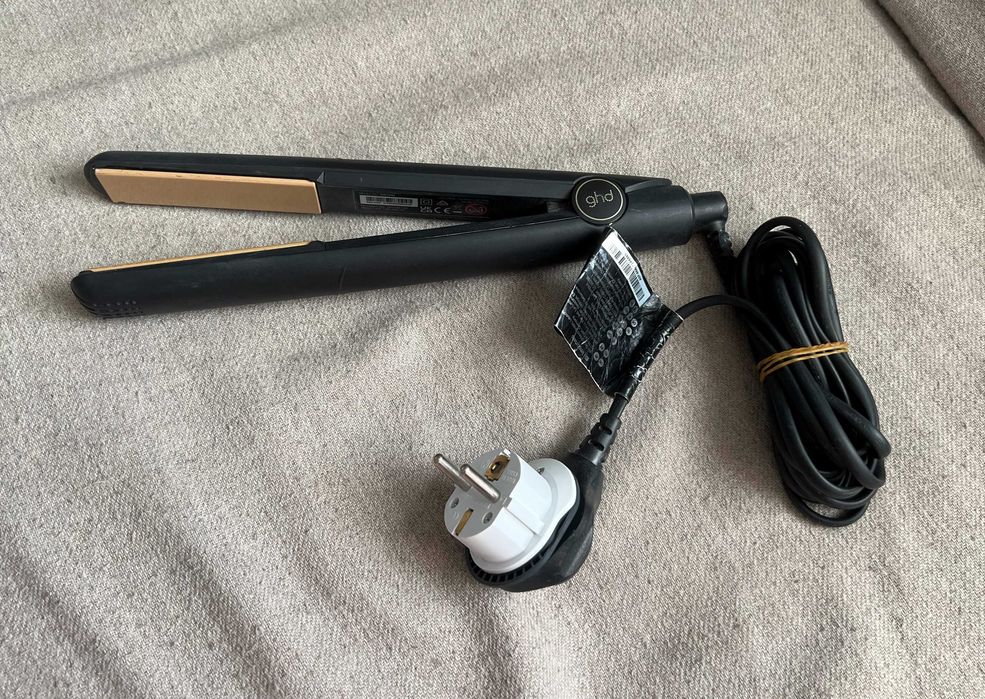 Placă de păr GHD Original Professional defectă, o placă nu încălzește