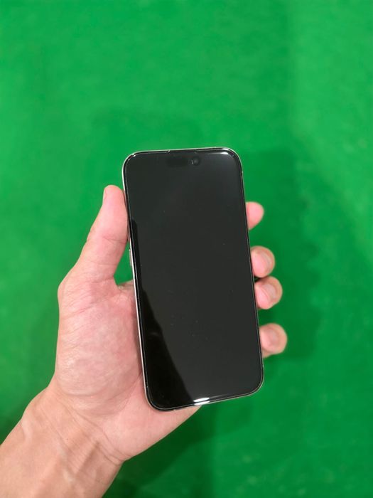 Продам Iphone 15 pro на 128 гб