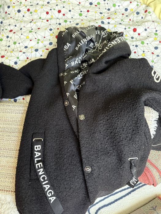 Дамско Яке Balenciaga Рамзер M\L Като ново!