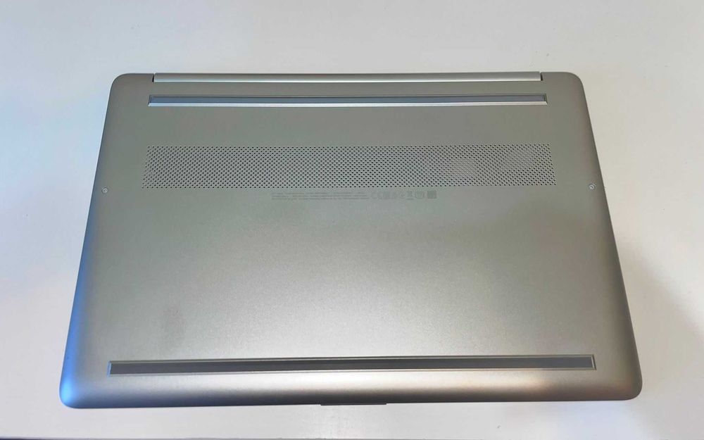 Laptop HP – i3 / 8GB / 512GB SSD / Full HD – Stare excelentă!