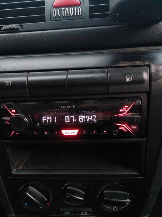 Casetofon masina sony