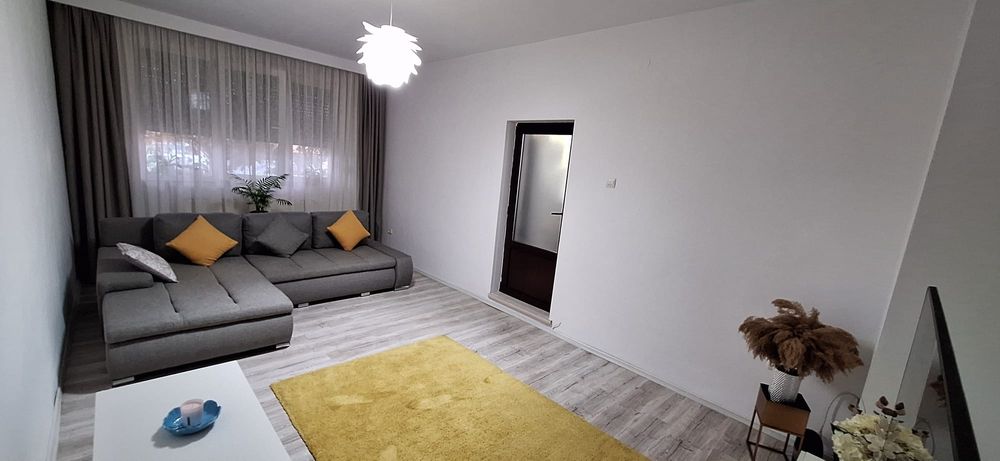 Vand apartament 2 camere zona CAM
