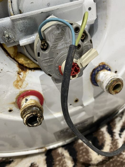 Аристон сотилади