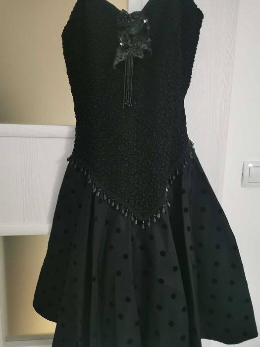 Вечерна рокля стил 90-те години