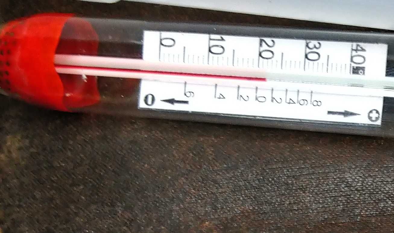 Спиртомер  с таблица 
и  захаромер с таблица, колба и термометър
