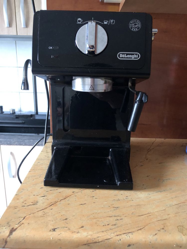 Vând espressor manual De’Longhi ECP