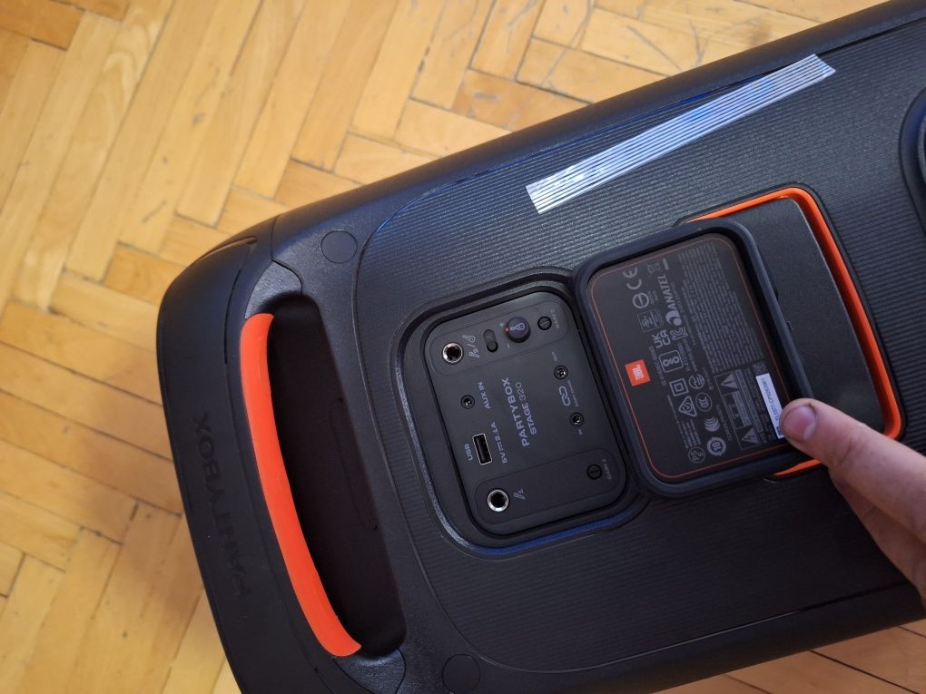 Jbl partybox stage 320