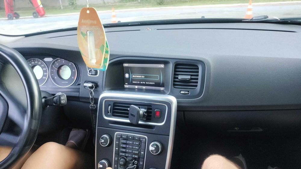 • De vânzare: Volvo V60 1.6 Diesel D2 - Manuală - An 2012