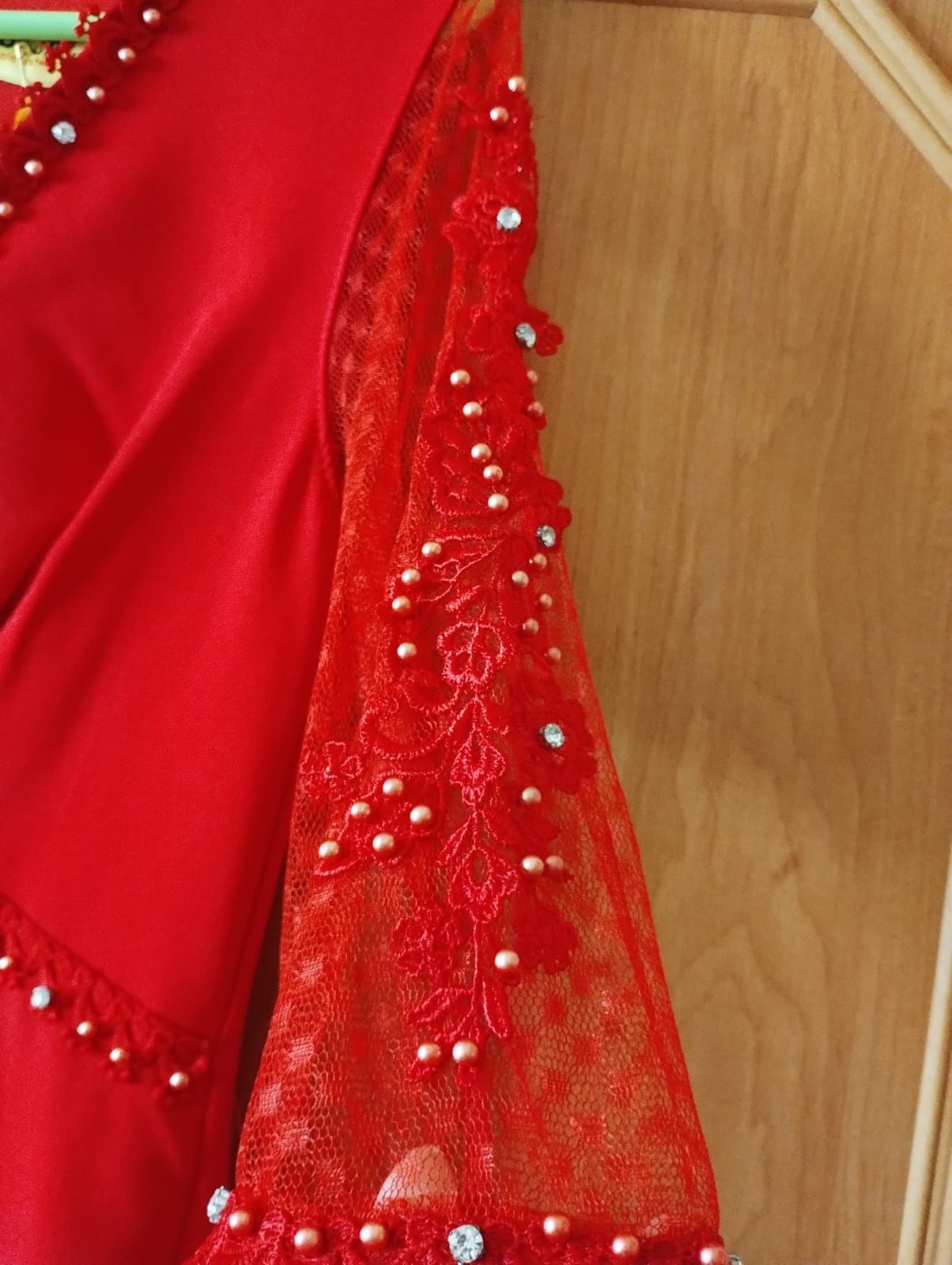 Rochie roșie elegantă