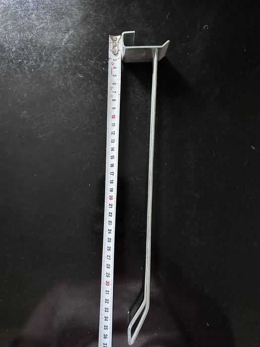Продаются торговые крючки 1 шт- 100 тг СРОЧНО