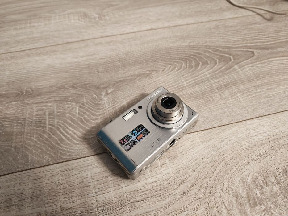 Aparat foto / video Samsung L730