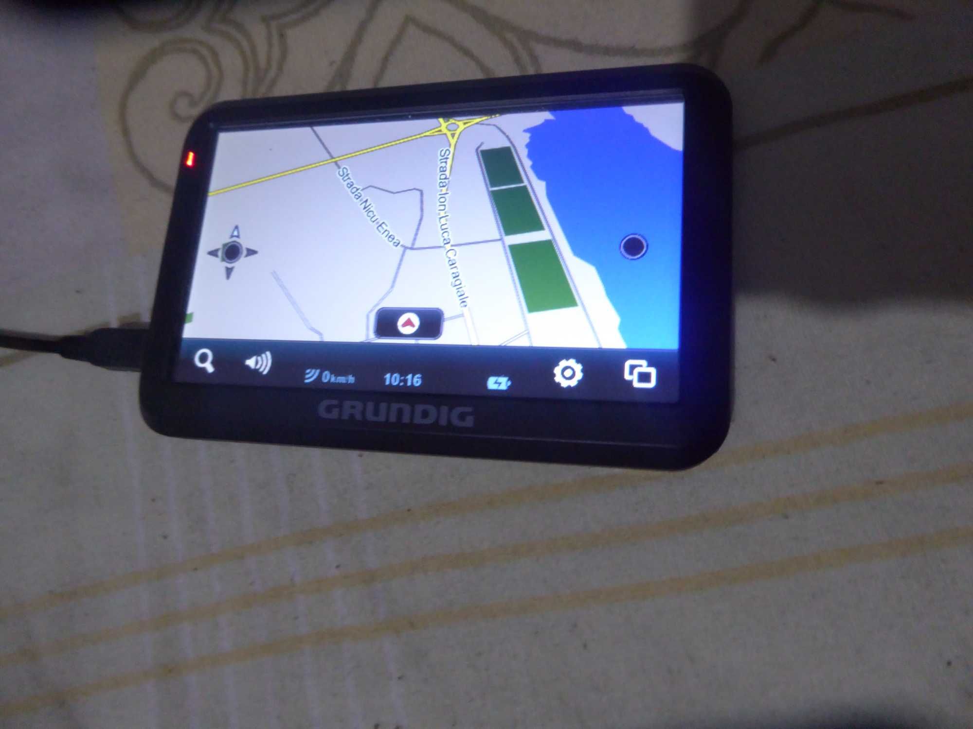 GPS auto Grundig M5