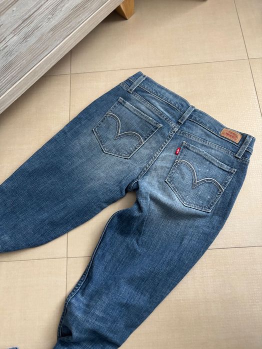 Levis jeans не са носени никога