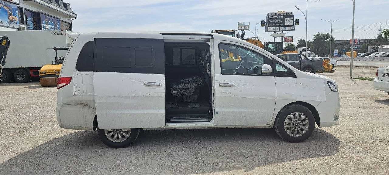 JAC M4 REfine Автомат zyub 26.000 $ га сотувда мавжуд.