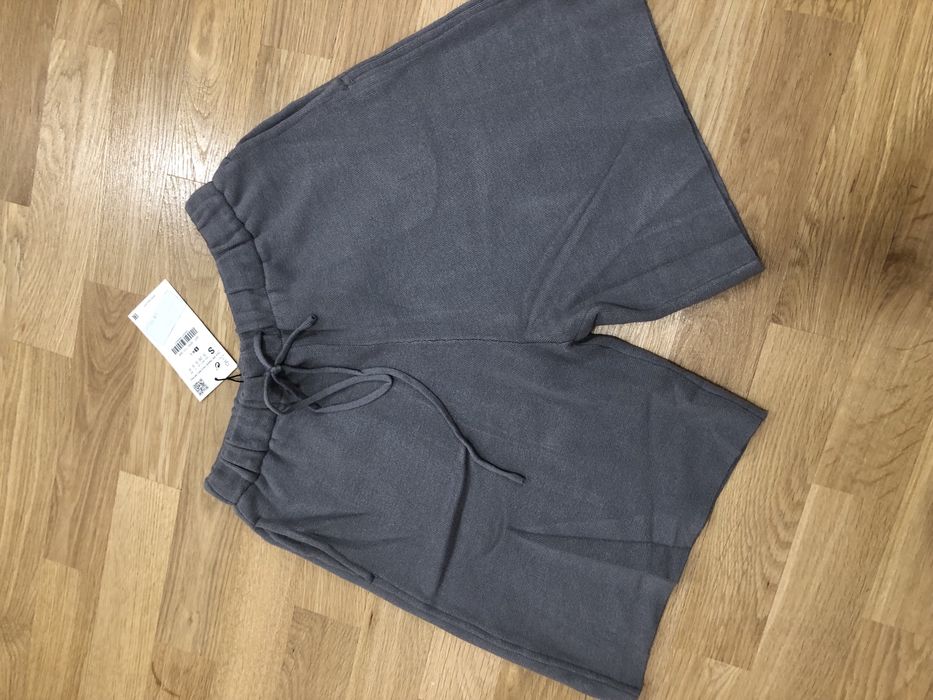 Pantaloni scurti zara cu eticheta S