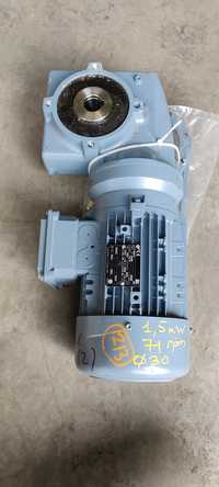 Motor electric trifazat cu reductor, 1.5kW, 71rpm, 380V