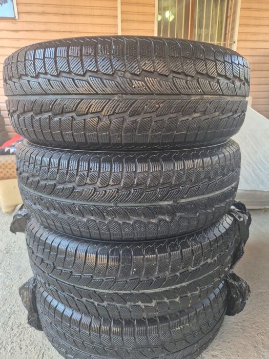 Зимние шины 4шт в отличном состоянии