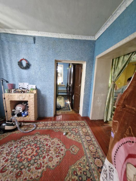 Оҳангарон шаҳар 
Қўрғон маҳалласида 
8 сотих 4 хоналик ховли сотилади