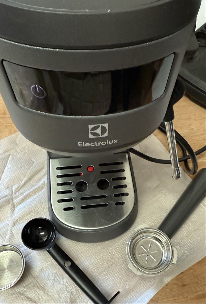 Еспресо кафемашина Electrolux