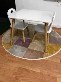 Комплект детска маса + 2 стола + килим
