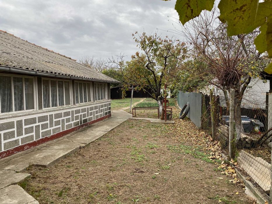 Casa cu teren de vanzare