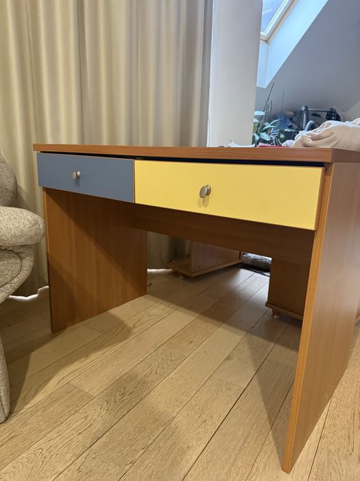 Бюро, използвано