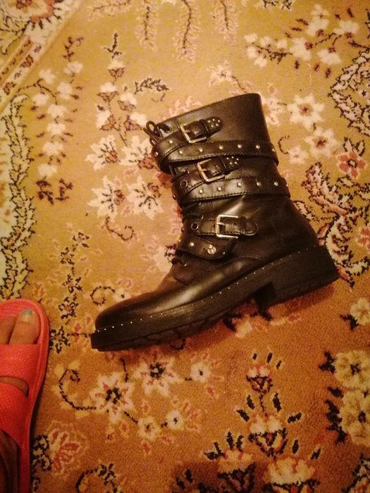 Ghete Rok Marca Brumo Premi mărimea 38 din piele!