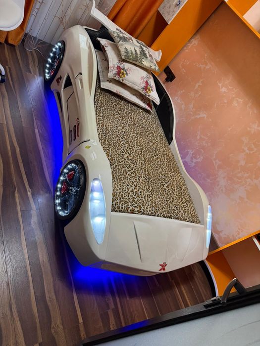 Pat copil mașinuță cu telecomanda