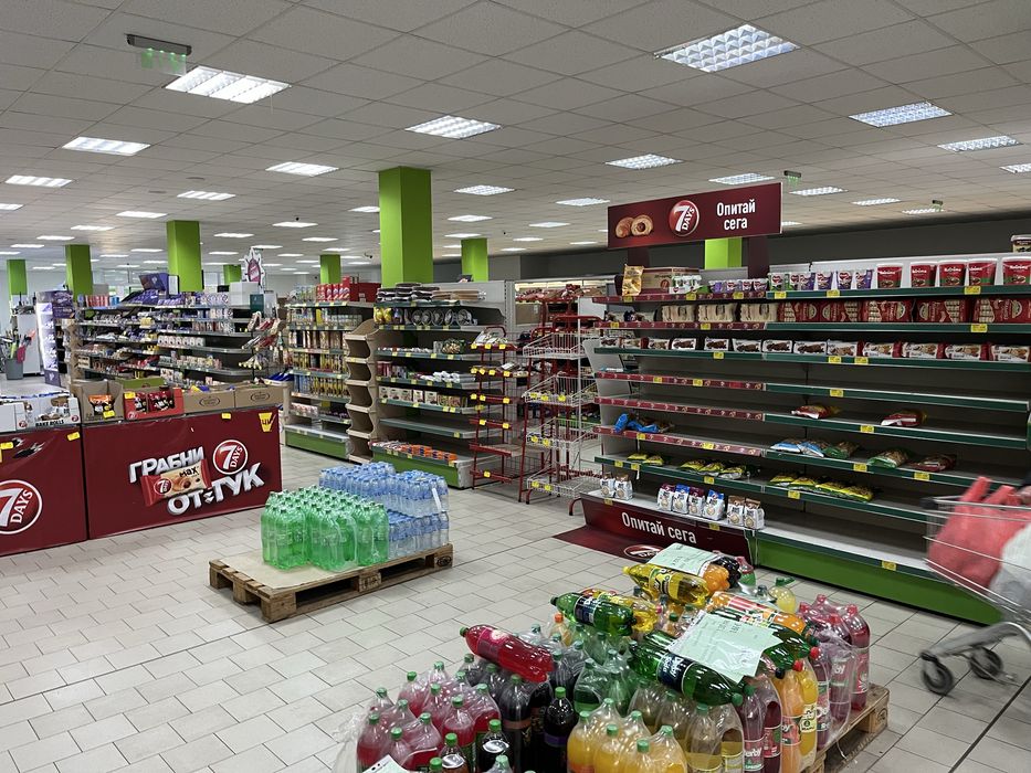 Крайстенни и островни стелажи