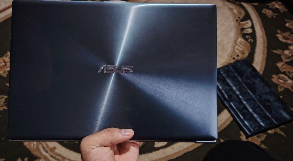 Notebook Asus сотилади