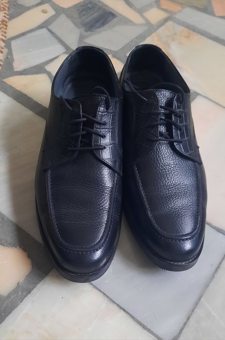 Туфли стаылады. Тап таза 41 размер. Качествасына гарантия.