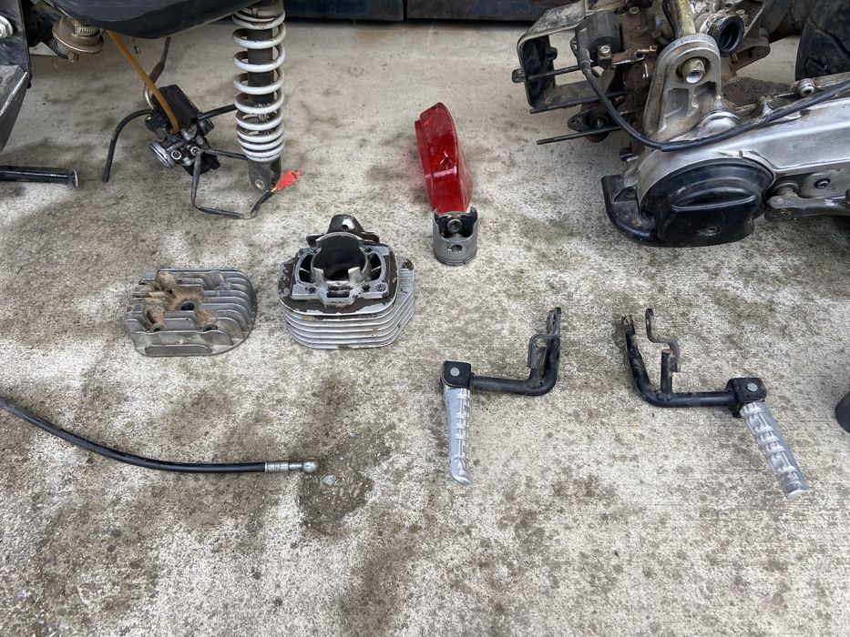 Malaguti f12 100cc 2t цял или на части