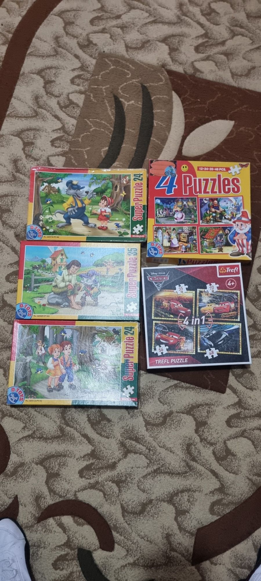 Vand puzzle diferite