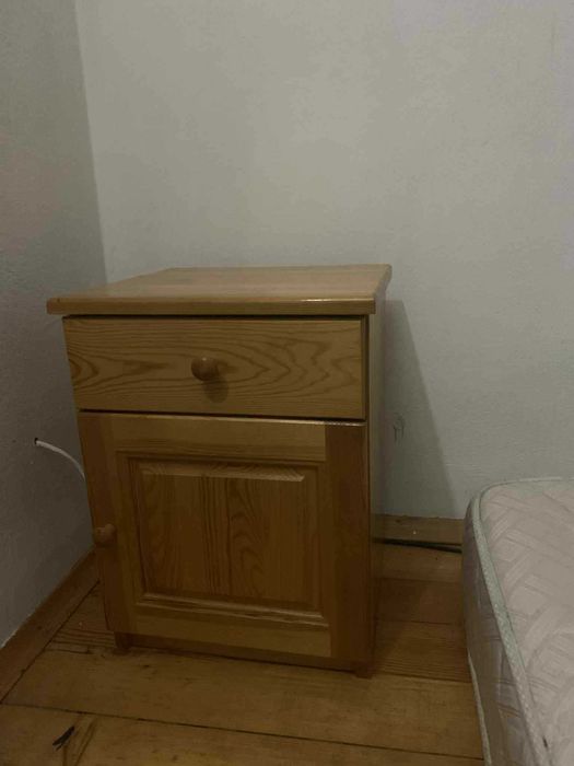 скрин чам, колонни скринове чам, нощни шкафчета чам