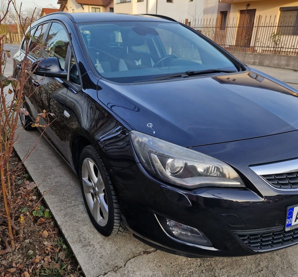 Opel Astra J Sport Tourer