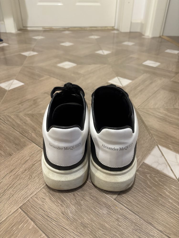 versace chain reaction + mcqueen
