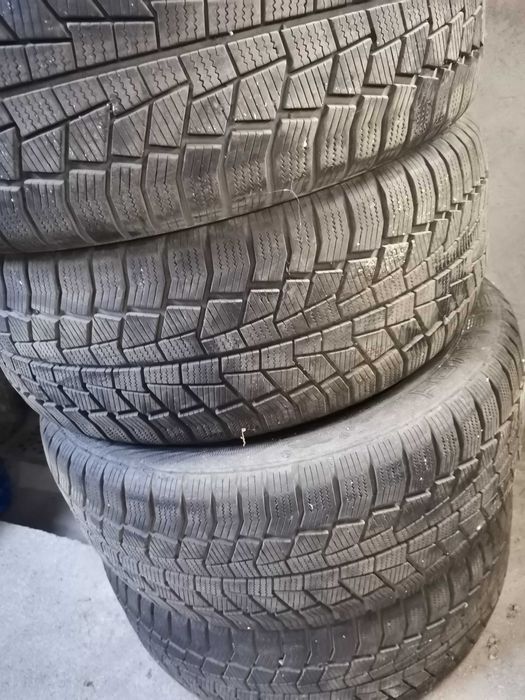 Зимни гуми Gislaved 235 55 17 XL