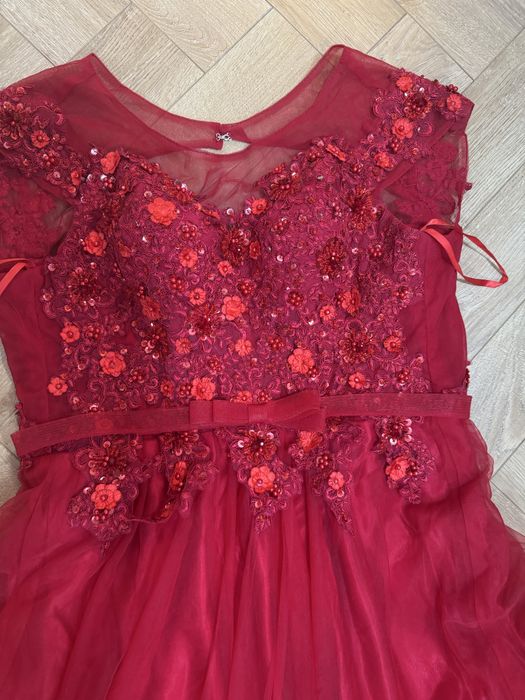 Платье красное вечернее  44-48 рр.