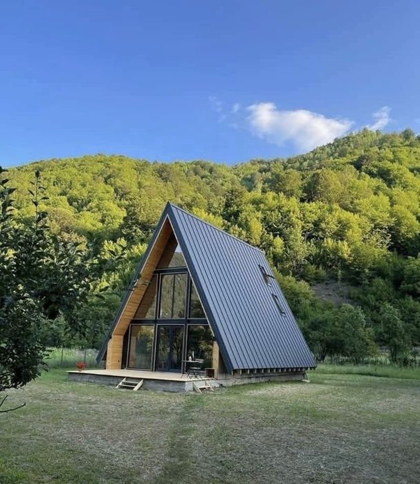 Vand cabane din lemn