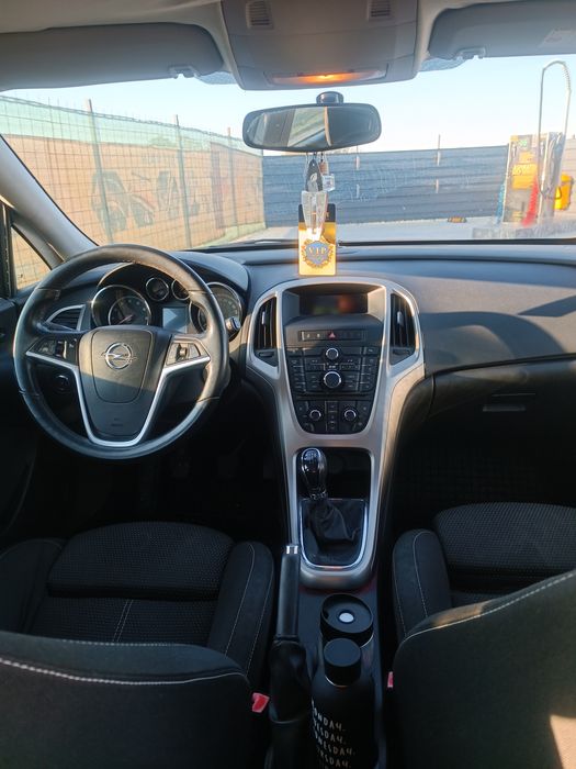 Opel Astra J 2010