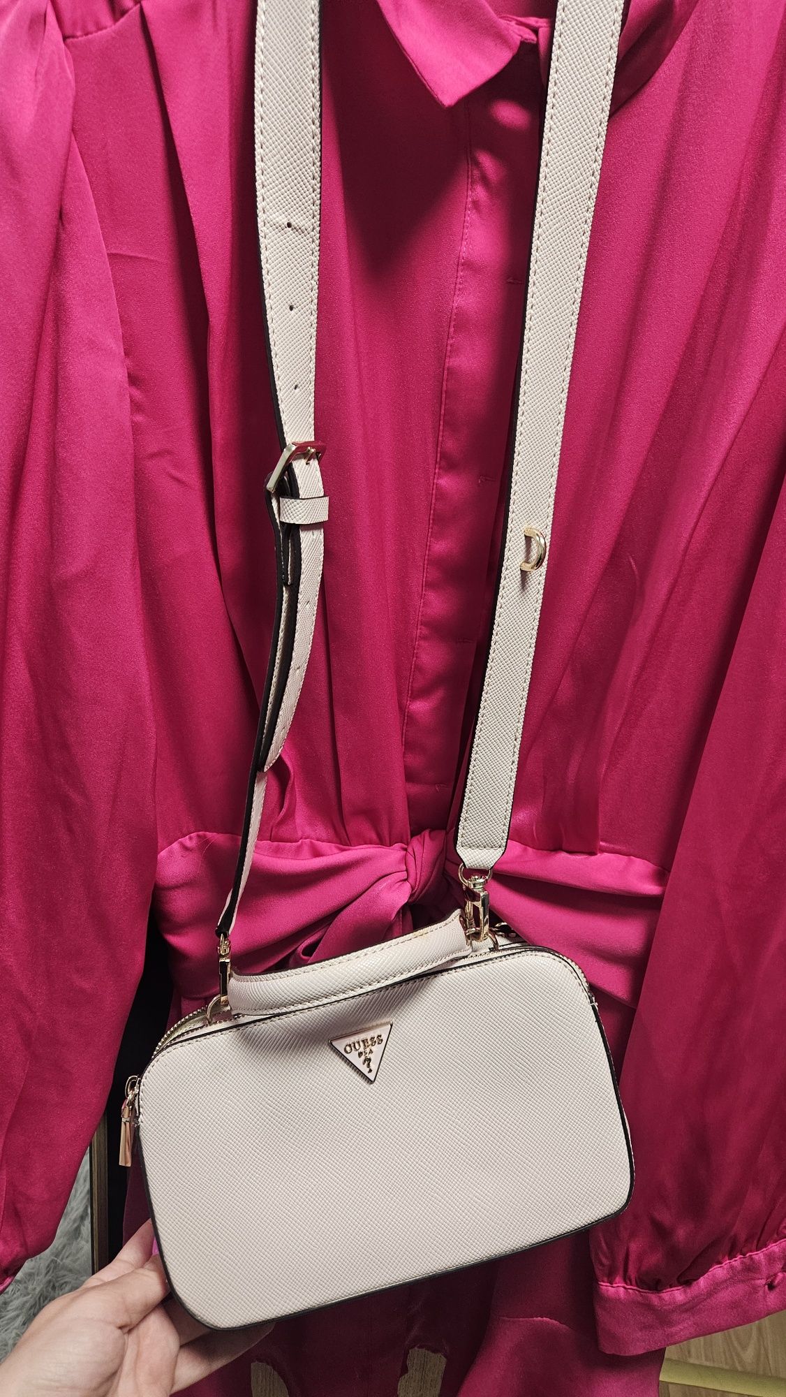 Чантичка Guess, еко кожа