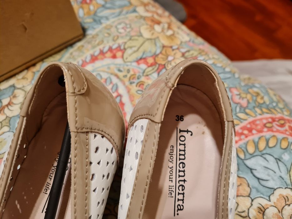 Pantofi cu toc mic de piele mărimea 36