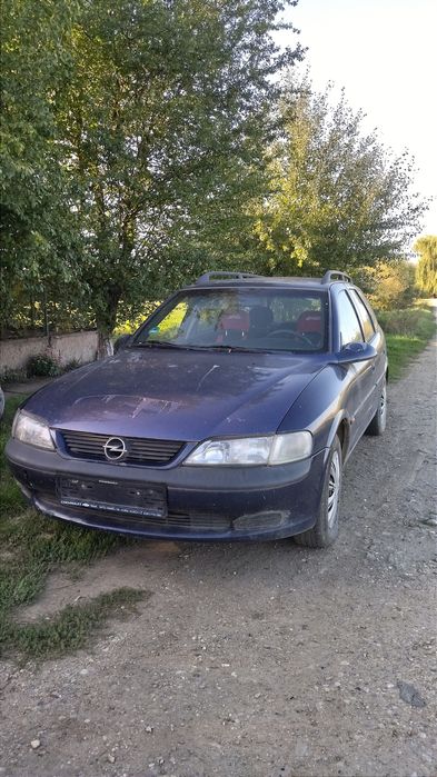 Vând sau dezmembrez Opel Vectra b