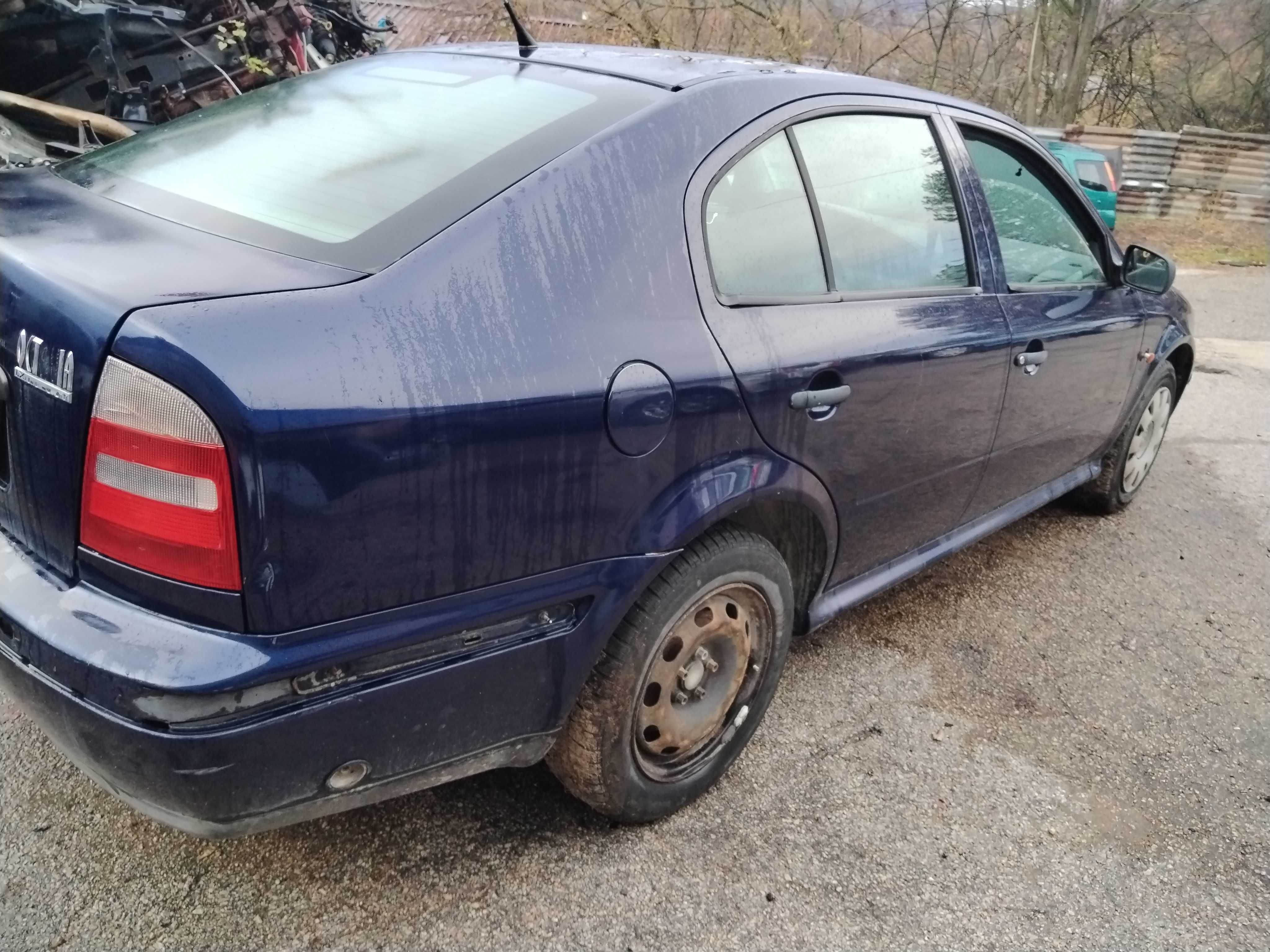 Skoda Octavia I 1.6i 75к.с. на части