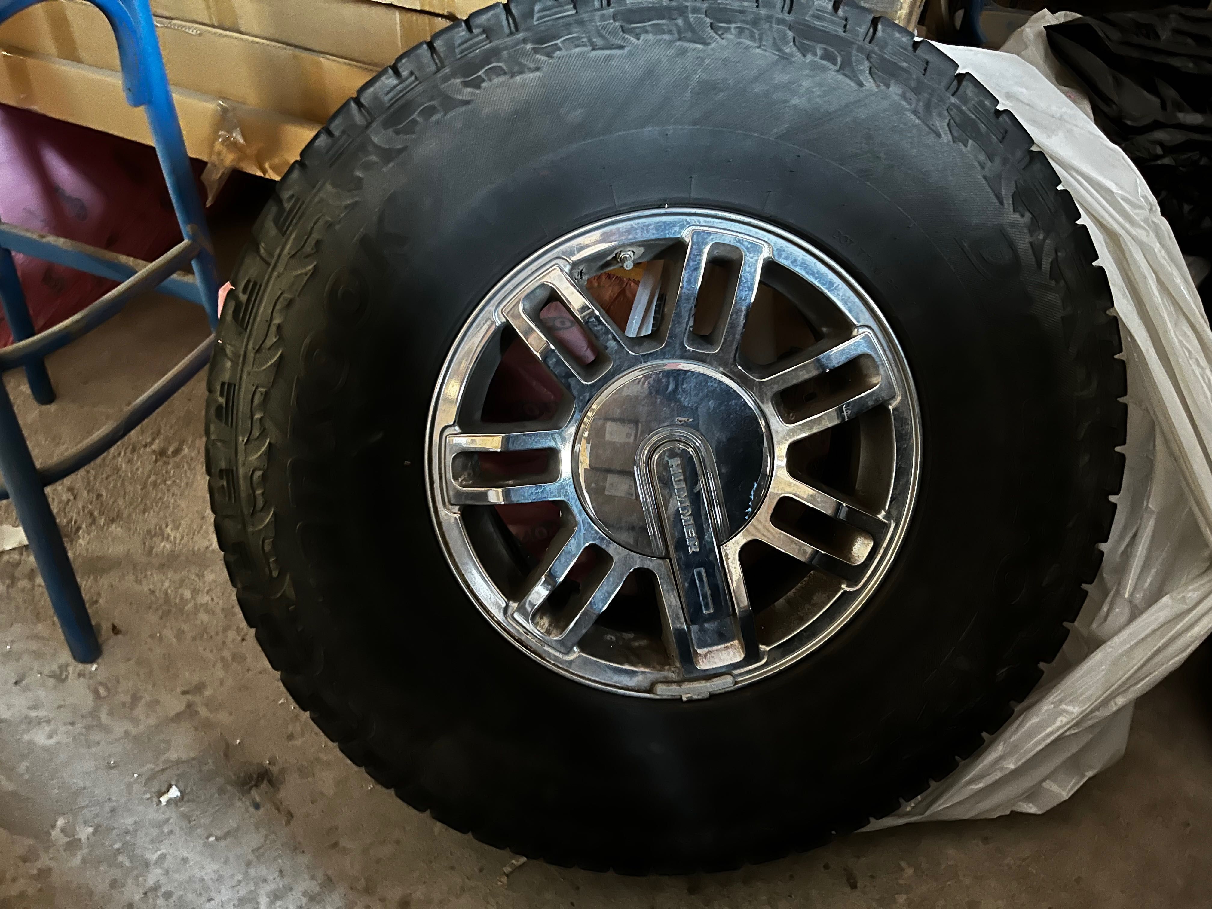 Гуми за джип 285 75 16 Hankook AT